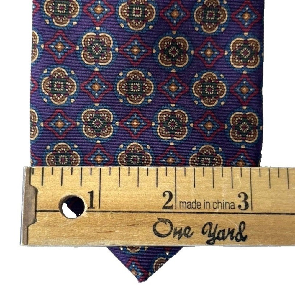 Vtg Brooks Brothers Makers 100% Silk Tie Medallion Pattern Purple Made in USA - Picture 7 of 7
